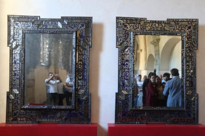 Los espejos venecianos de la Basílica de la Encina, que también pasaron por el Centro de Conservación de Simancas en 2015. L. DE LA MATA