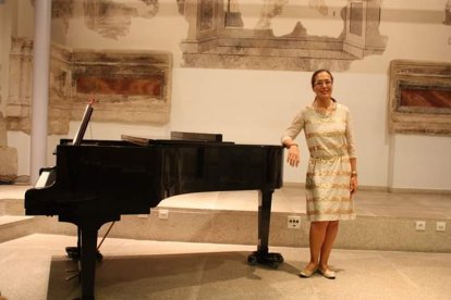 María Iziar Serrano. DL