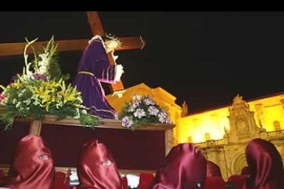 Cristo portando la cruz.