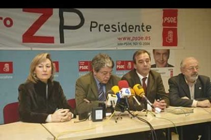 Los miembros del partido socialista de la provincia de León se apresuraron a dar una rueda de prensa para condenar lo sucedido en Madrid.