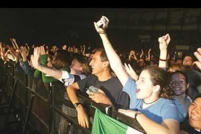 Composiciones que integraban Dile al sol y El viaje de Copperpot y siguen manteniendo absoluta vigencia. De ese modo, mostraron un repertorio con nuevos y viejos temas de la banda.