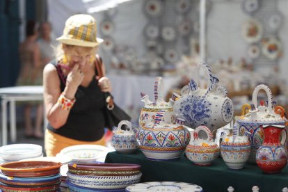 Artesanía y alfarería. JESÚS F. SALVADORES