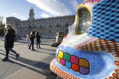La exposición Mexicráneos en la plaza de San Marcos. RAMIRO