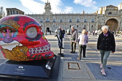 La exposición Mexicráneos en la plaza de San Marcos. RAMIRO