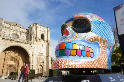 La exposición Mexicráneos en la plaza de San Marcos. J. NOTARIO