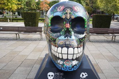 La exposición Mexicráneos en la plaza de San Marcos. J. NOTARIO