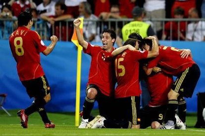 Toda la selección celebró eufórica el tanto.