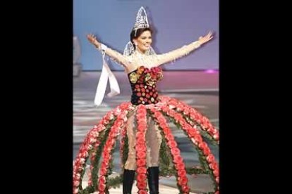 En el desfile se pudieron contemplar los atuendos más llamtivos y cargados de fantasía.