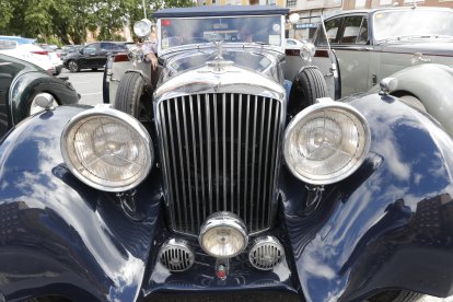 Un primer plano del Bentley. L. DE LA MATA