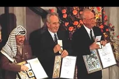 La firma de la paz de Washington en el 93, en la que intervinieron Arafat, Rabin y Bill Clinton fue uno de los motivos que ayudaron a que el líder palestino recibiese el Premio Nobel de la Paz en el 94.