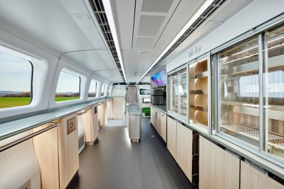 El Avril mantiene servicio a bordo. TALGO