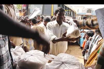 Las oenegés actúan ya sobre el terreno mientras que las instituciones europeas han abogado por crear una conferencia de donantes para con los países damnificados.