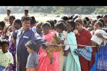 Ante el temor de que las réplicas levantes de nuevo olas de más de 20 metros, la zona costera de países como la India han comenzado a ser evacuadas.