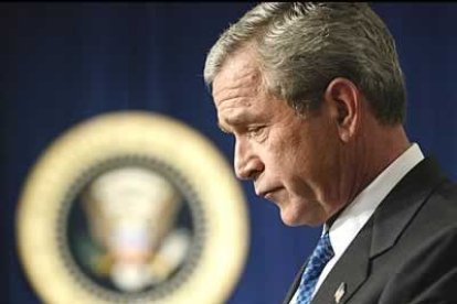 Como hecho negativo, los editores de Science citan las denuncias y protestas contra la Administración de Bush.