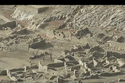 La extrema sequía provocó que los restos de la casas parecieran auténticas obras de arte