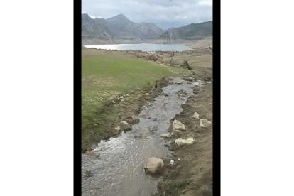 Un antiguo riachuelo de una de las localidades sepultadas por el pantano