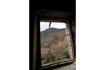 Vista de la Peña del Seo desde la vivienda del vigilante. L. DE LA MATA