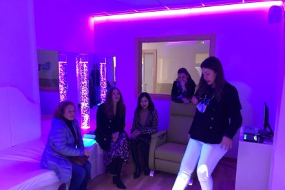 La delegada de la Junta en León visita el centro La Senda de Salud Mental. DL