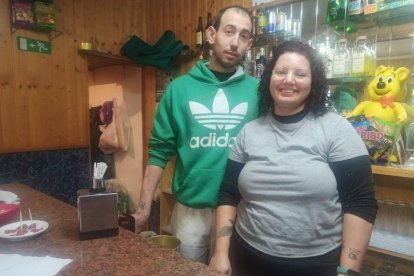 José y Estefanía dejaron Valencia y Almería para venir a Orallo. ARAUJO