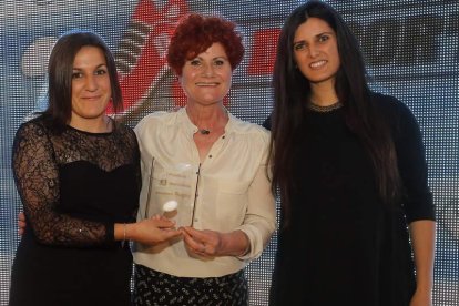 El grupo Hedisa Albéitar, premio en rugby.