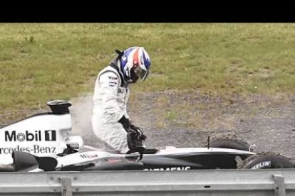 Pero el finlandés no tuvo suerte y rompió su motor por enésima vez en la temporada.
