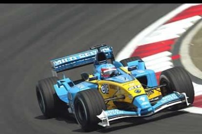 El asturiano tuvo un error en la decimocuarta vuelta y se fue a la hierba. Esto le relegó un puesto por detrás de Trulli, a la quinta posición, que, al final, sería la definitiva.