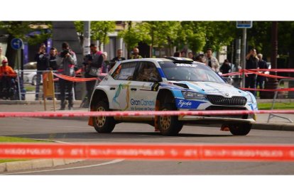 El piloto canario Juan Carlos Quintana se apuntó el triunfo en un intenso mano a mano con Vinyes. J. NOTARIO