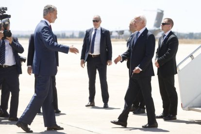 El rey Felipe VI recibe al presidente de Estados Unidos, Joe Biden, en Madrid, para asistir a la cumbre de la OTAN. EFE