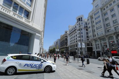 Vigilancia en las calles de Madrid. EFE