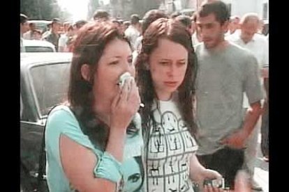 En las últimas horas han cedido a las negociaciones con las autoridades rusas al liberar a un grupo de veintiséis personas, integrado por mujeres y niños.