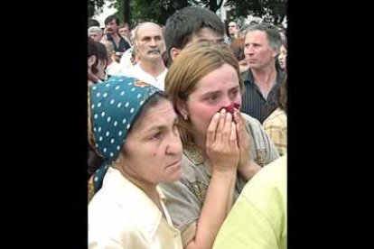 Amenazan con volar el edificio si las fuerzas de seguridad lanzan un asalto. Los secuestradores transmitieron este mensaje a trvés de una mujer que fue liberada.