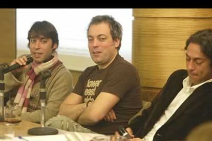 Los tres hermanos se mostraron muy críticos con el problema de la piratería en España. Para los que la fomentan y viven de ella tuvieron duras palabras.