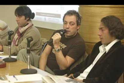 Aseguraron sentirse muy cómodos en su tierra de la que 'con cariño o sin él no nos echan ni con agua hirviendo', dijo Manolo.