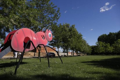 La localidad está repleta de pintorescos parques y jardines. FERNANDO OTERO PERANDONES