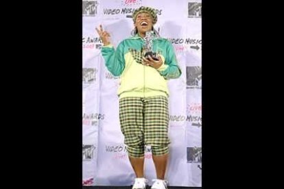 Missy Elliott partía como favorita este año con un total de ocho nominaciones, si bien sólo consiguió dos, el del mejor vídeo del año y el mejor vídeo Hip-Hop.