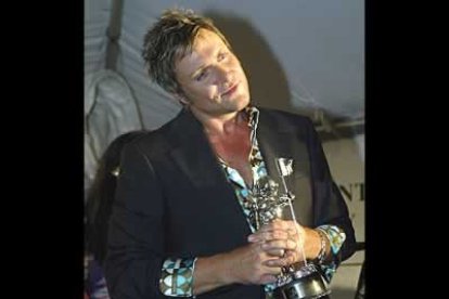 El vocalista de la formación, Simon LeBon recogió el galardón.