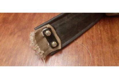 El corte que presenta el collar es limpio y sin signos de pelea. DL