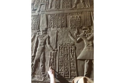 Relieves de rituales egipcios en el templo de Edfu. GAITERO