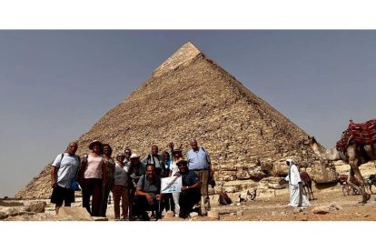 El grupo de periodistas de turismo de la asociación Vision, guiados por Dunas Travel. GAITERO