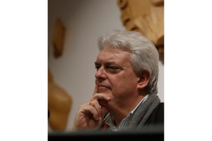 Xosé Manoel Núñez Xeixas, ayer en el XI Encuentro Internacional sobre Investigaciones del Franquismo en León. FERNANDO OTERO
