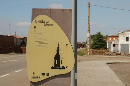 El paisaje es característico del Páramo leonés y la agricultura es sin duda su motor económico desde tiempos inmemoriales.   MIGUEL F. B.