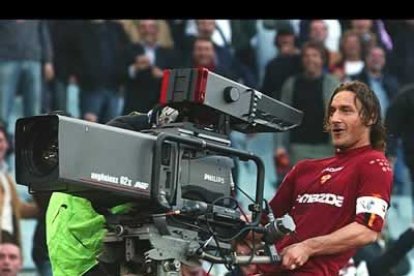 Francesco Totti será una vez más el abanderado de una <b>Roma</b> que ha sufrido bajas sensibles, como Samuel y Emerson. El Madrid no debería sufrir.
