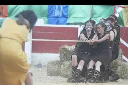 Los participantes del circo romano demostraron su fuerza y maestria en la arena de la plaza de toros de Astorga.