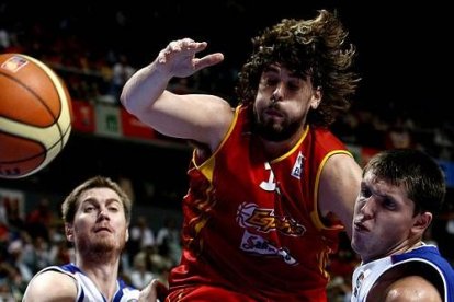 La final fue tensa y nerviosa como se esperaba, a pesar de la ventaja de campo de España.