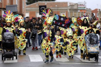 El grupo Los Trastines con su diseño de corte animalista. MARCIANO
