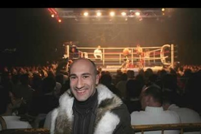 El campeón mundial de boxeo Jorge Mata acudió esta vez como espectador.