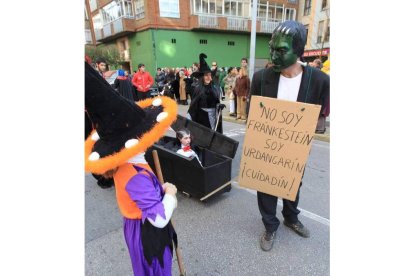 Disfraces infantiles en el desfile del domingo en Ponferrada | L. de la Mata