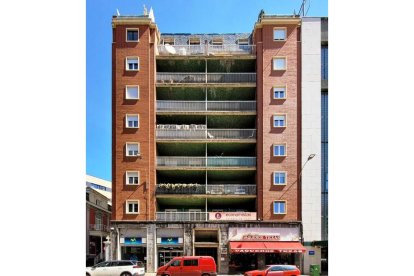 Avenida Padre Isla, número 28. OVIDIO PRIETO 2021