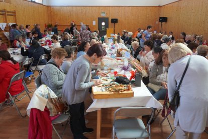 Encuentro de bolilleras en León. J. NOTARIO