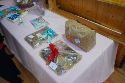 Encuentro de bolilleras en León. J. NOTARIO